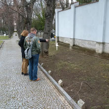 Místo u obvodové zdi na Olšanských <br>hřbitovech |  foto: Ondřej Přerovský